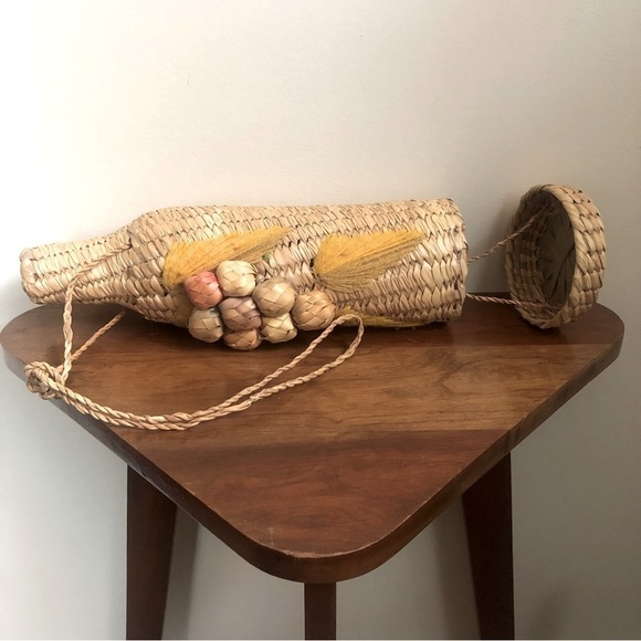 VINTAGE wicker/rattan wine bottle holder - Picture 10 of 10